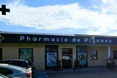 Agradissement-de-la-facade-de-la-pharmacie-